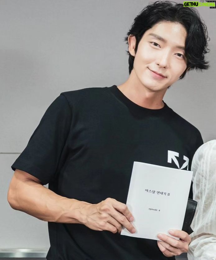 Lee Joon-gi Instagram - 곧 만날수 있어요~❤️🔥 #아스달연대기2 #아라문의검