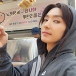 Lee Joon-gi Instagram - 하늘아래 준기세상 가족들의 따뜻하고 푸짐한 선물 ! 오늘 열심히 뛰어준 모든 촬영 스태프, 출연진들과 함께 감사히 받았습니다 ~🥰 진심으로 감사드려요 ㅜㅜ 😉🙏