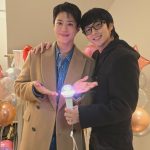Lee Joon-gi Instagram – 영감을 채워주는 동료가 있다는건 ~ 고마워!
 행복을 전달해주고 안전하게 돌아오길~