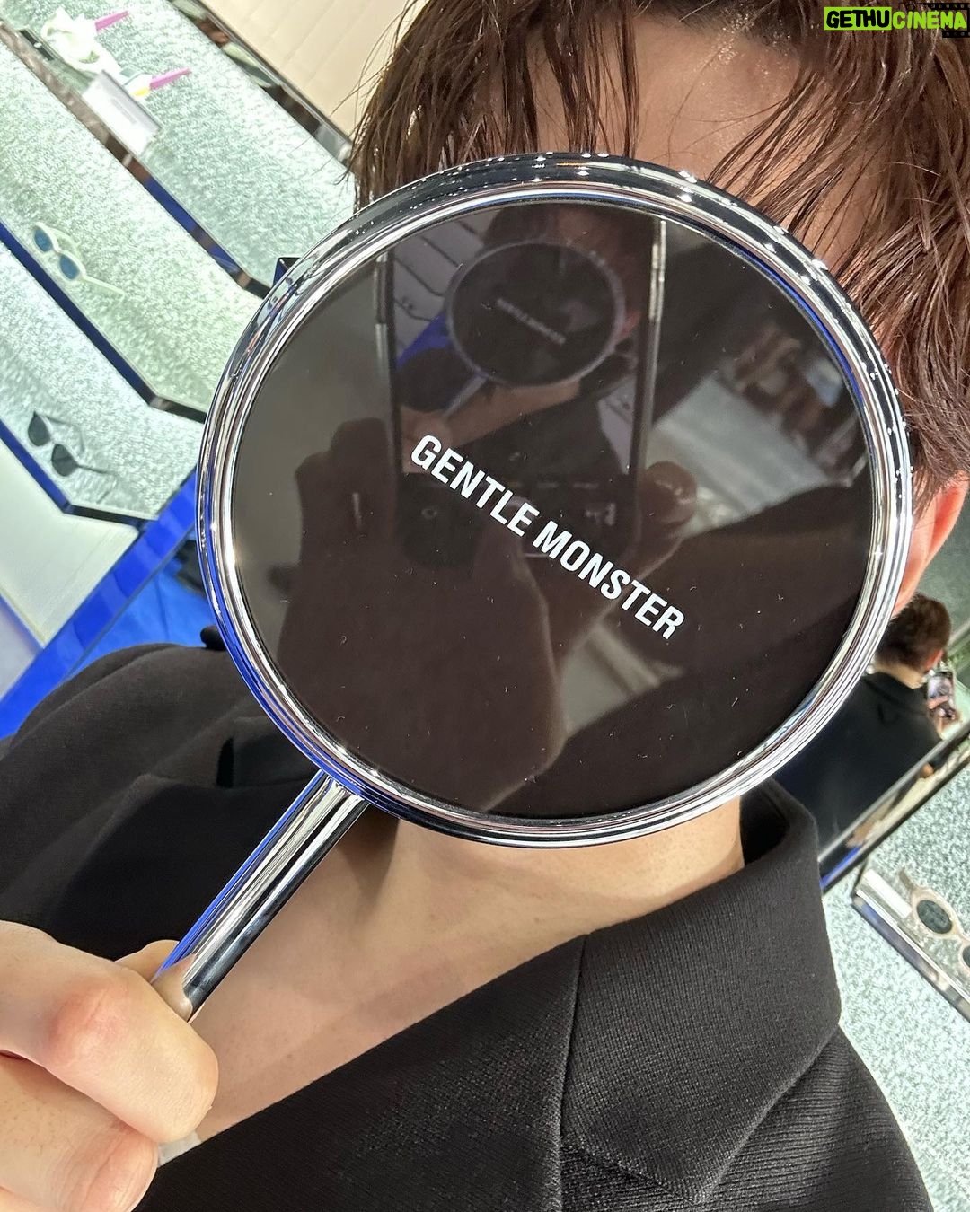 Lee Jun-ho Instagram - at Gentle Monster Bangkok EmQuartier #gentlemonster #gentlemonsterth