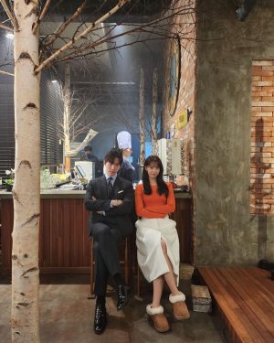 Lee Jun-ho Instagram - 아직 놓을 수 없는 킹주말🤣