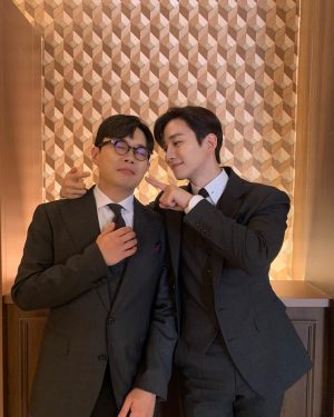 Lee Jun-ho Instagram - 아직 놓을 수 없는 킹주말🤣
