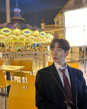 Lee Jun-ho Instagram - 아직 놓을 수 없는 킹주말🤣