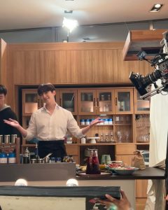 Lee Jun-ho Instagram - 아직 놓을 수 없는 킹주말🤣