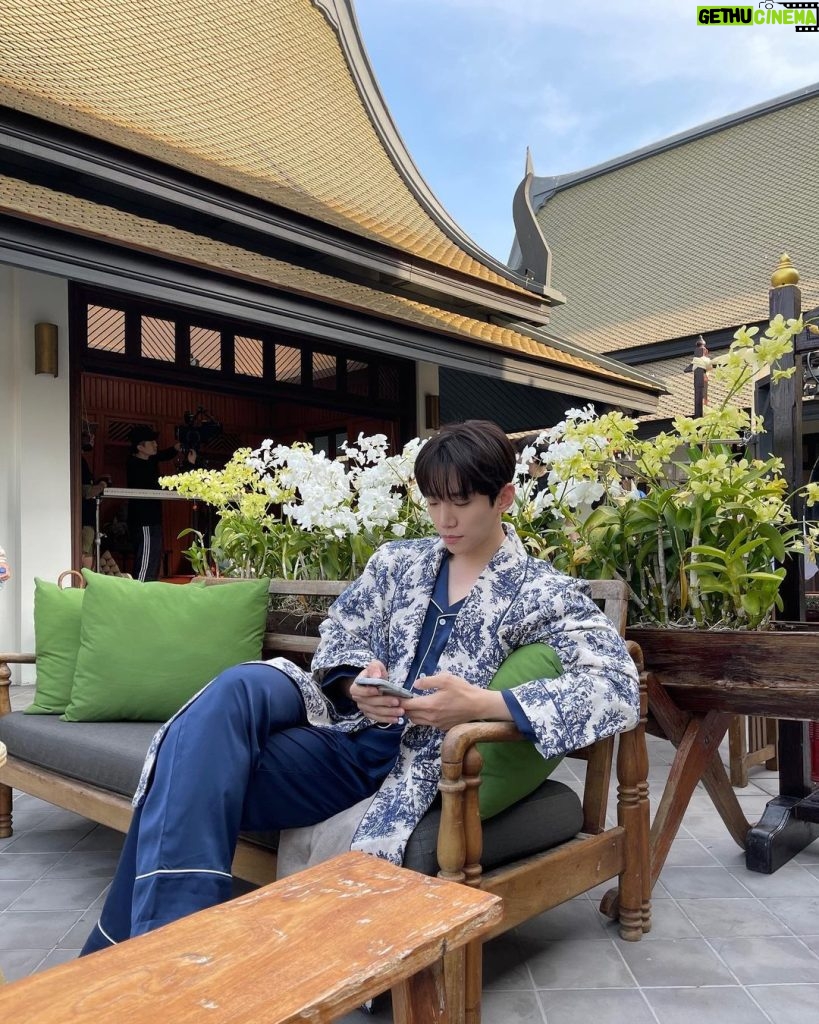 Lee Jun-ho Instagram - 태국에서의 3주 중 1주🤣 Siri Sala Private Thai Villa