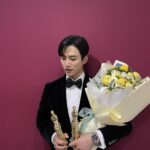 Lee Jun-ho Instagram - 2021년 드라마 옷소매 붉은 끝동으로 많은 사랑을 받았습니다❤ 시상식에서도 모두 행복하게 즐겼던 것 같아요. 모든 것이 우리 드라마를 사랑해주신 여러분 덕분입니다😍 하지만 아직 끝난 것이 아니죠? 바로 1월1일 오늘! 오후9시30분 16회와 17회(마지막회)가 연속으로 방영됩니다☺ 끝까지 시청해 주세요:) 새해 복 많이 받으세요!