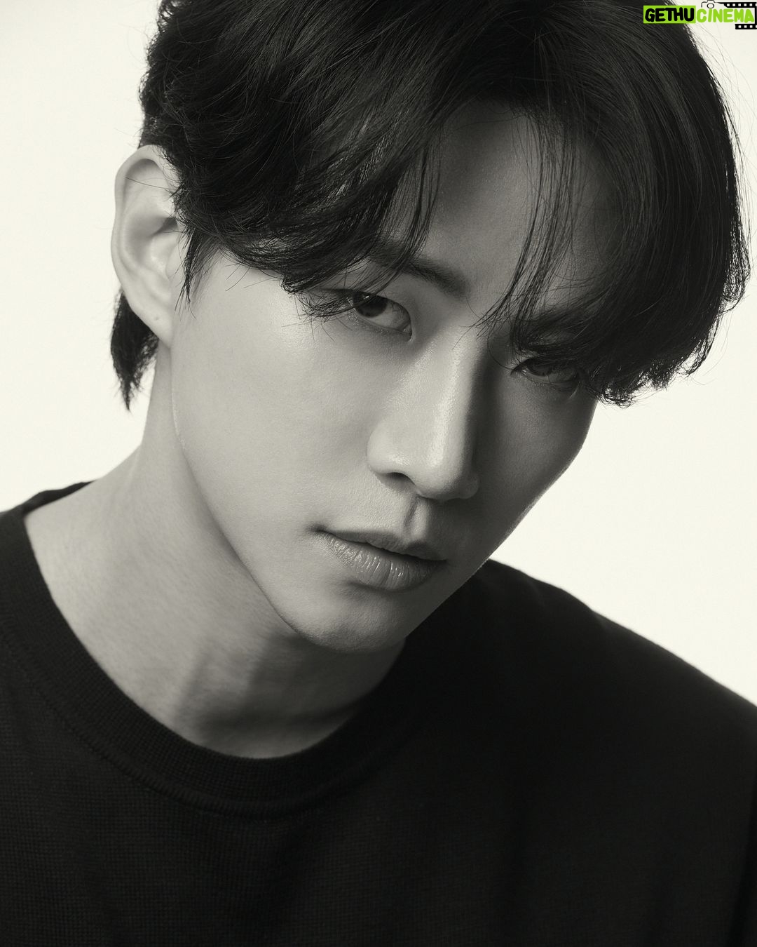 Lee Jun-ho Instagram - #TheActorisPresent #KoreanActors200
