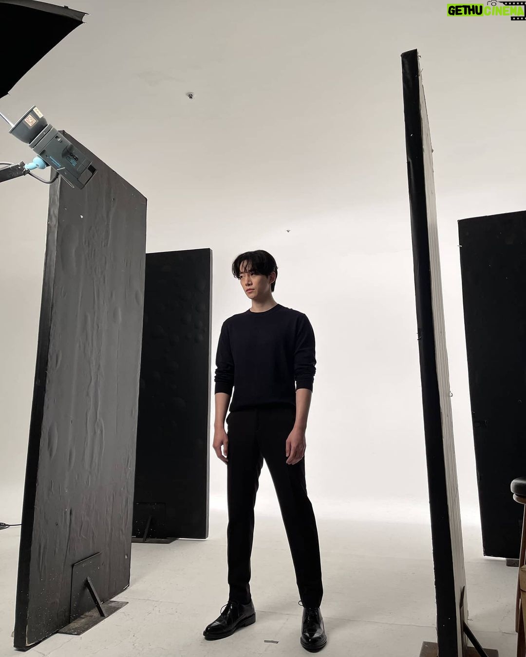 Lee Jun-ho Instagram - soon #TheActorisPresent #KoreanActors200