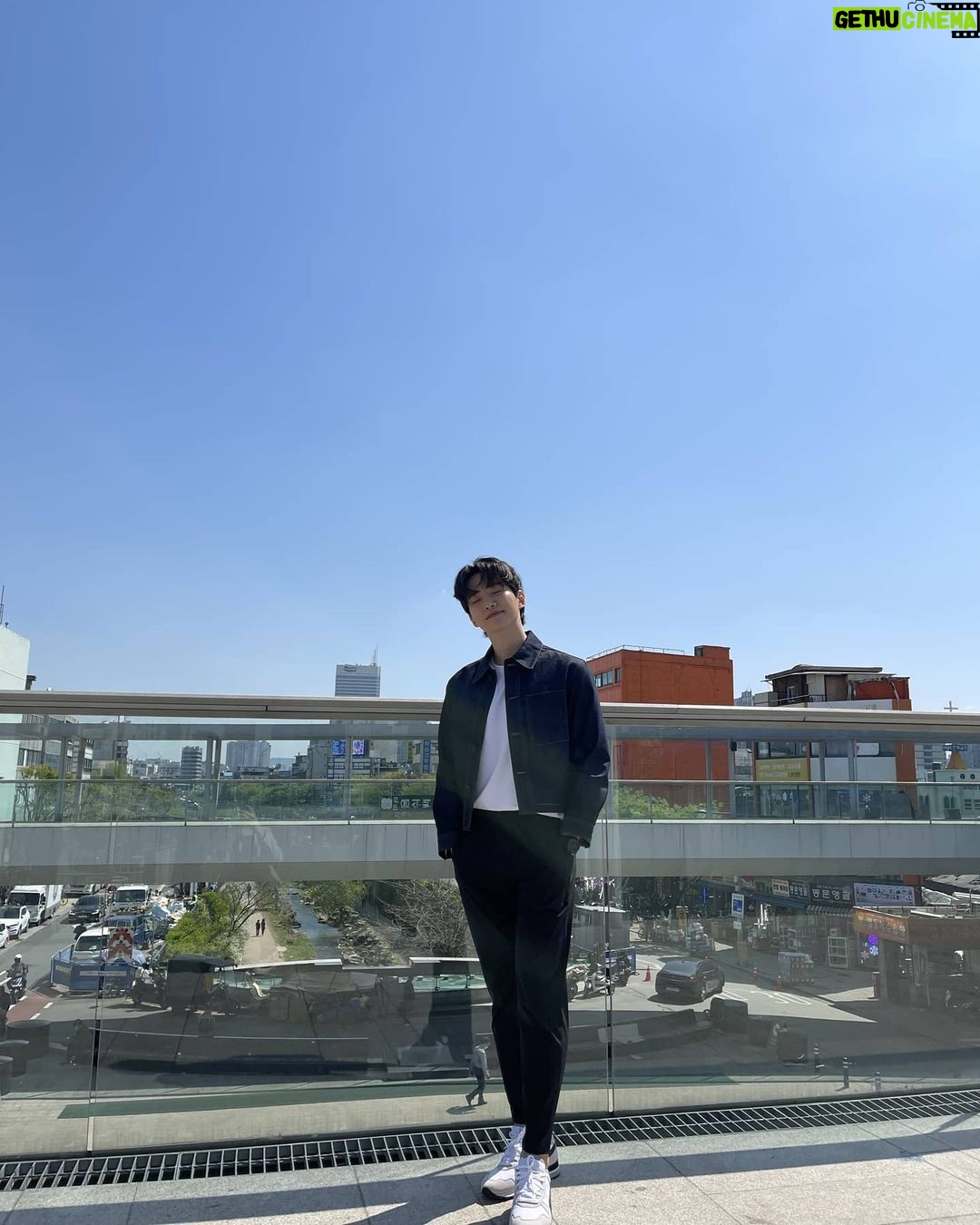 Lee Jun-ho Instagram - ※ 촬영후 마스크 바로 다시 착용 했습니다.