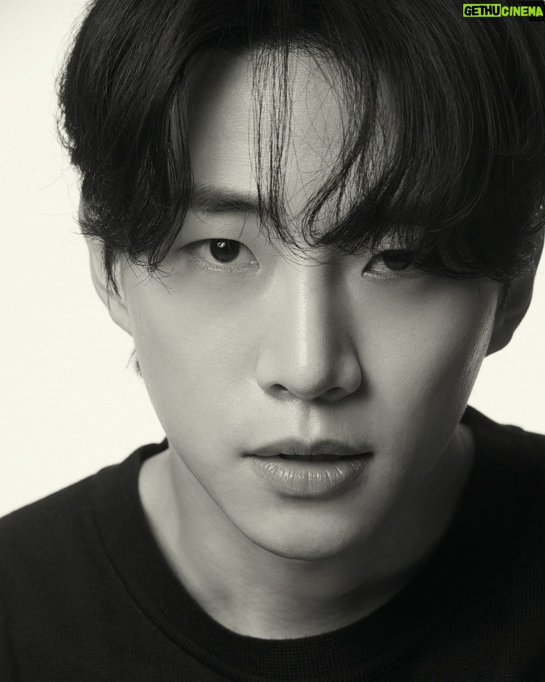 Lee Jun-ho Instagram - #TheActorisPresent #KoreanActors200