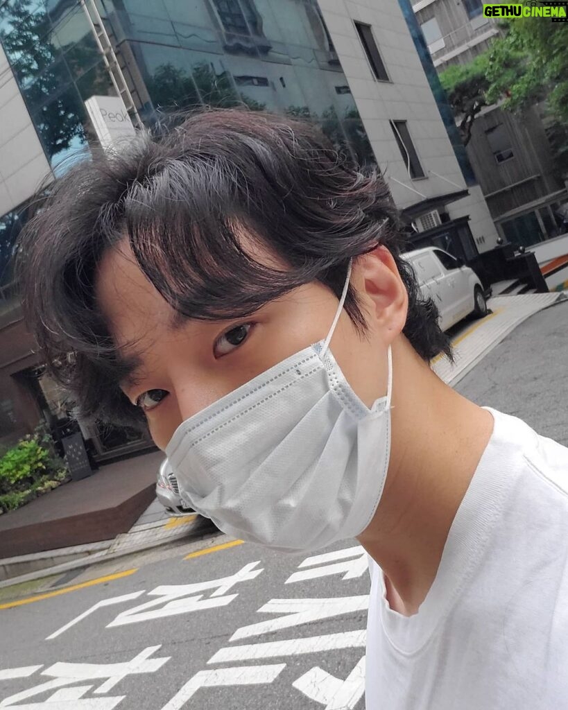 Lee Jun-ho Instagram - 2 weeks ago after hair cut