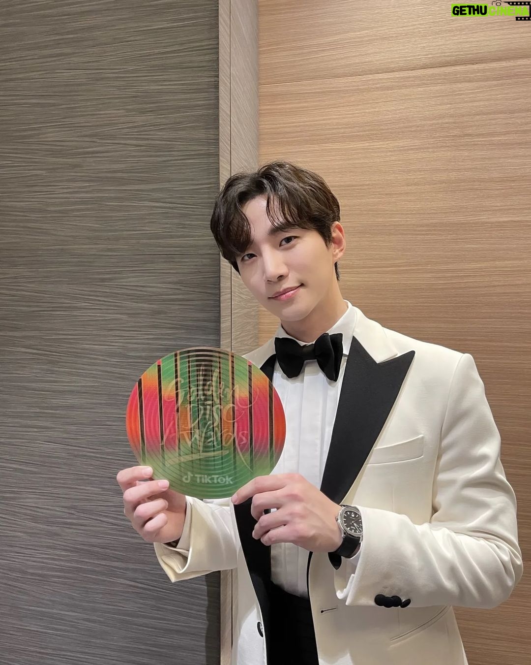Lee Jun-ho Instagram - Thank you THAILAND. I want to come back to be here again. Take care of yourself❤️