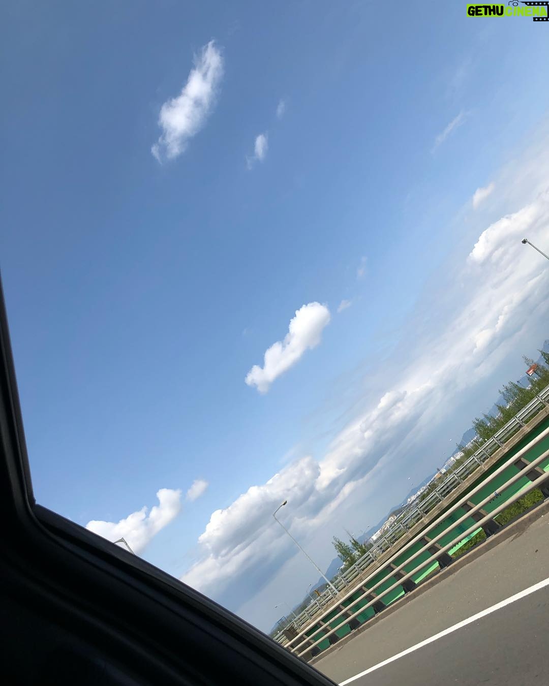 Lee Jun-ho Instagram - 미세먼지 없어서 삶의질이 높아진다. 진심!