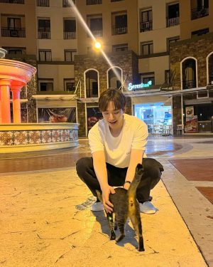 Lee Jun-ho Instagram - 2023년 정말 고마웠고 2024년도 잘 부탁해
행복한 일만 가득 한 해가 되길😍