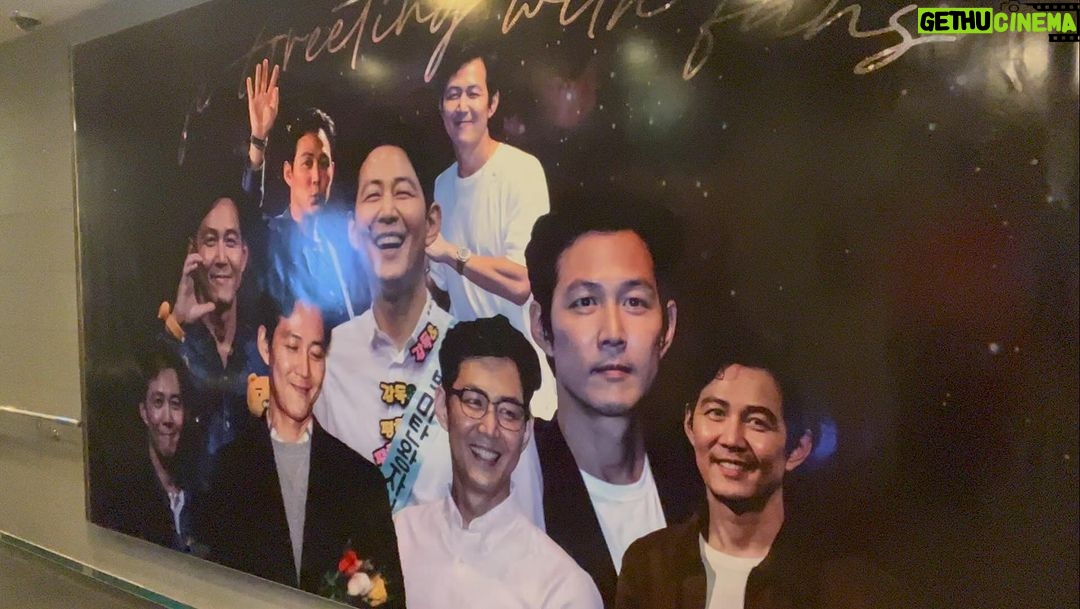 Lee Jung-jae Instagram - 소중한 팬들이 만들어 주신 이정재 팝업 씨네마. 감동입니다.😭😭😭
