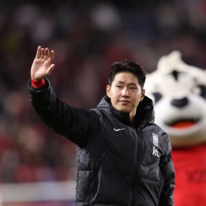 Lee Kang-in Instagram - 한달전 파리를 떠나 항저우에 도착해 U23팀과 잊지 못할 추억도 만들고 서울 그리고 수원에서 팀원들이랑 함께 또 최고의 시간을 보내고 파리로 왔네요. 한달 동안 저와 함께한 친구들, 형들, 스태프들 그리고 쌤들 모두에게 감사합니다.🙌 그리고 저에게 아낌없는 응원과 기운을 주시는 팬들 모두에게 감사합니다!♥️