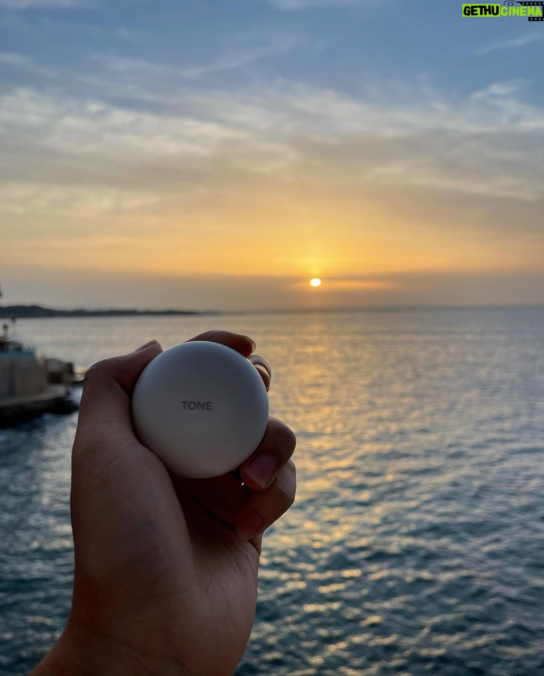 Lee Kang-in Instagram - 🌅🎶 #제품무상제공_by #LG전자 #LG톤프리 #LGTONEFree #블루투스이어폰