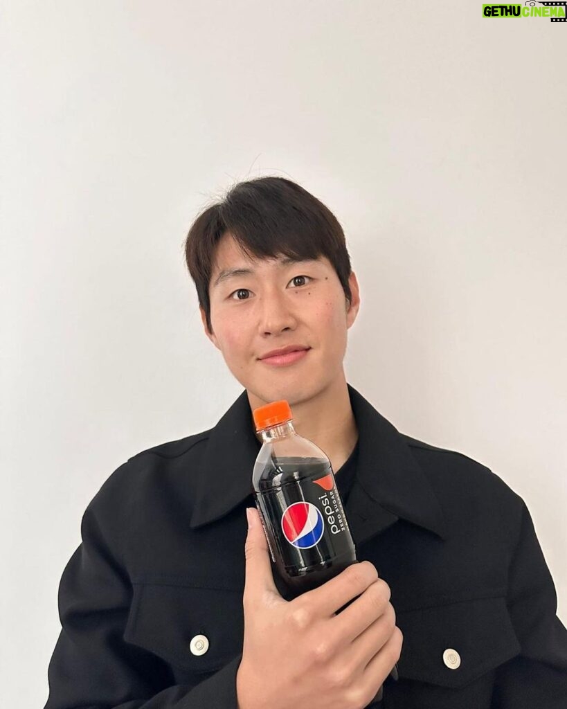 Lee Kang-in Instagram - 오늘의 펩시는~? 새로 나온 펩시 제로 슈거 망고향! 달콤함 속의 상쾌함, 펩시와 망고가 만났어요😍 #펩시 #펩시제로슈거망고향 #Pepsi #pepsi_zero_sugar_mango