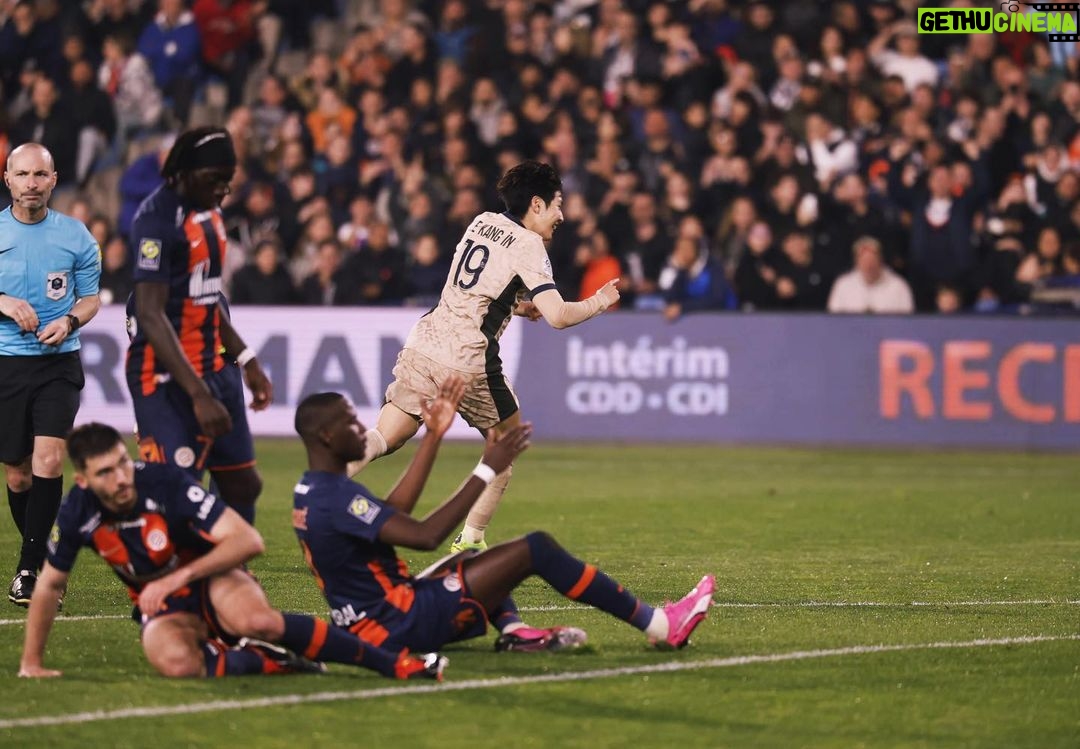 Lee Kang-in Instagram - Plus forts ensemble!💥 Allez paris🔴🔵⚽️