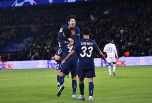 Lee Kang-in Instagram - Une nuit magique à Paris!
Allons-y ensemble pour plus, Allez Paris!❤️💙
