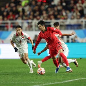 Lee Kang-in Instagram - 한달전 파리를 떠나 항저우에 도착해 U23팀과 잊지 못할 추억도 만들고 서울 그리고 수원에서 팀원들이랑 함께 또 최고의 시간을 보내고 파리로 왔네요. 한달 동안 저와 함께한 친구들, 형들, 스태프들 그리고 쌤들 모두에게 감사합니다.🙌 그리고 저에게 아낌없는 응원과 기운을 주시는 팬들 모두에게 감사합니다!♥️