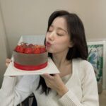 Lee Na-eun Instagram - 사랑 가득한 시간이었습니다 축하해 준 모든 분들 고맙고 감사해요 🤍