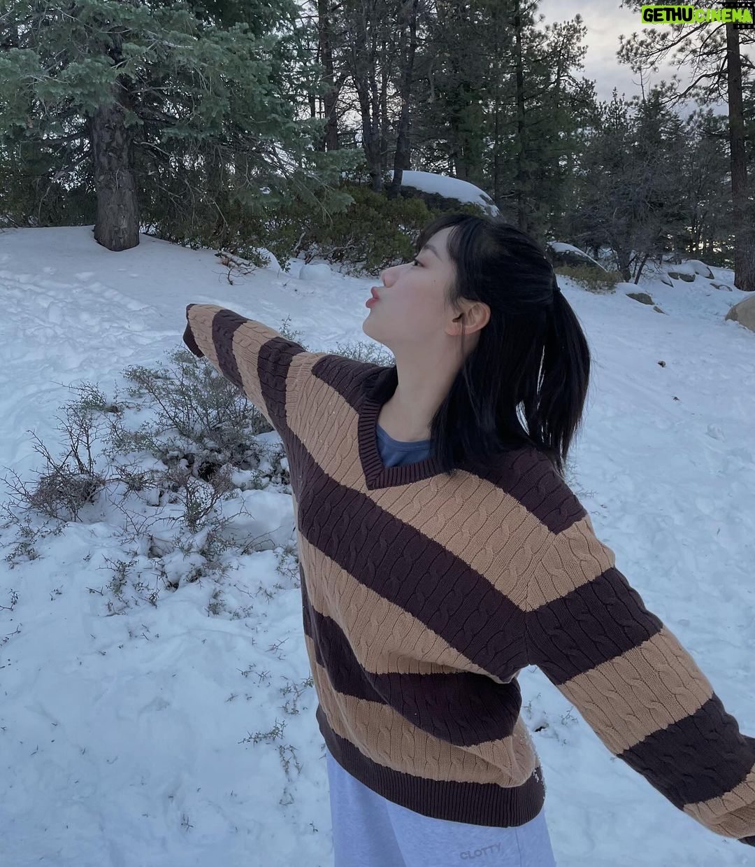 Lee Na-eun Instagram - 내가 사랑하는(?) 겨울 오는 중💨❄️🥶