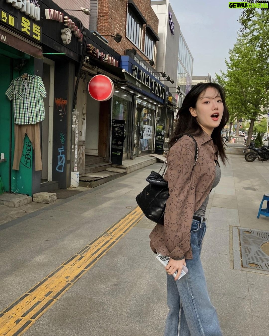 Lee Na-eun Instagram - 감기 걸리기 딱인 요즘 날씨 방심 금물!!!🤧😷