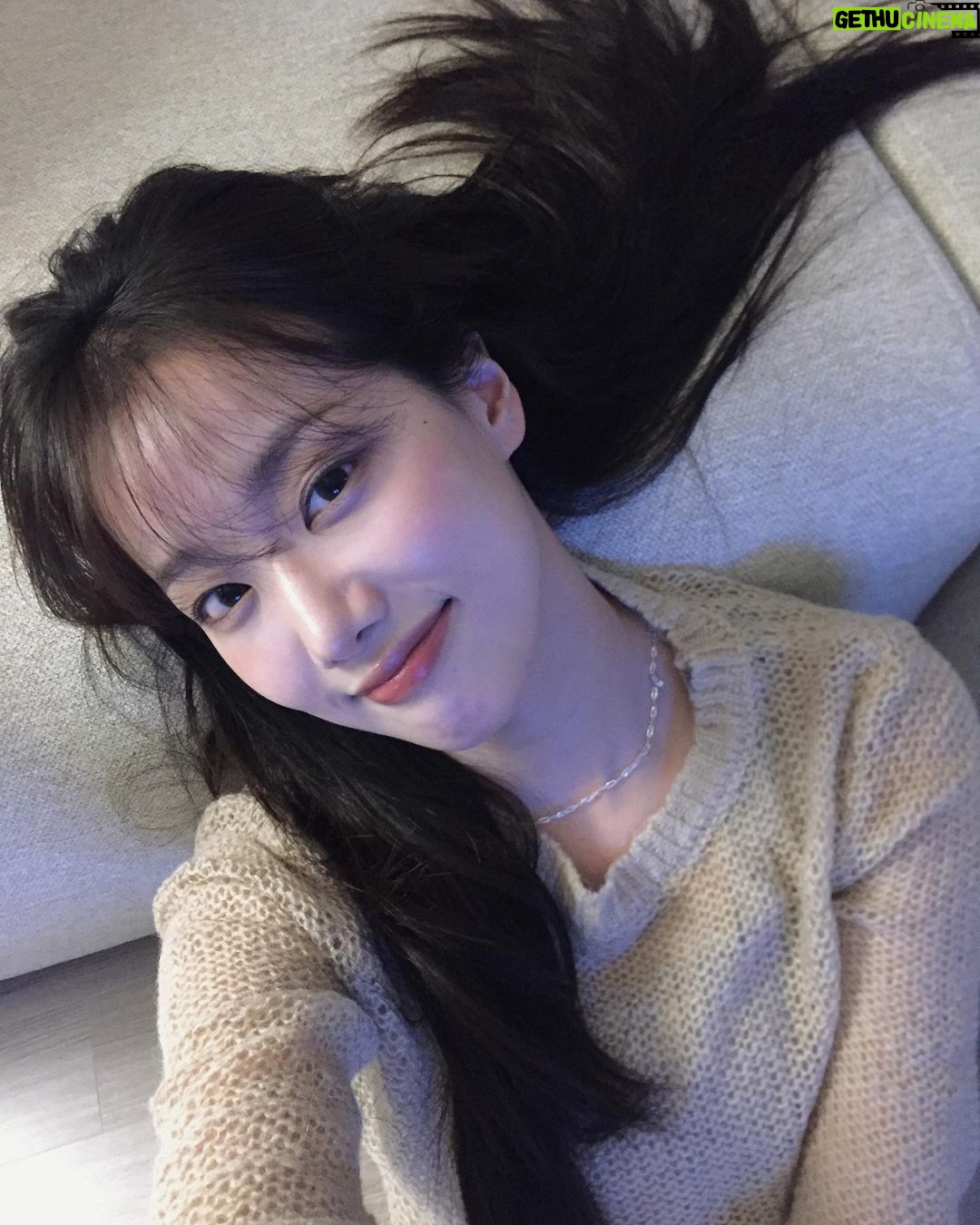 Lee Na-eun Instagram - 감기 걸리기 딱인 요즘 날씨 방심 금물!!!🤧😷