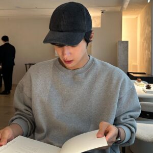 Lee Sang-yeob Instagram - 헤헤