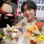 Lee Sang-yeob Instagram – 6개월간의 #순정복서 촬영 끝…
나와 한 팀이 되어 챙겨주고 늘 배려해주었던 태영팀 리더 울 승준실장님, eyou수철원장님 주솔이, 스타일랩 최진영 실장님 최서희 실장님 정예송, eyou현경쌤 김지아.. 늘 아침 첫씬부터 마지막씬까지.. 쉬는 날 없이 촬영 진행할때도 지친 기색없이 오히려 날 더 다독여준 가족같은 팀이었어요. 덕분에 잘 마친거 같아요..고맙습니다 다들 정말 너무 고마웠습니다💕