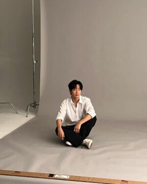 Lee Sang-yeob Instagram - 나 오늘 다 올려.
네이버 포스트에 더 많아요.
