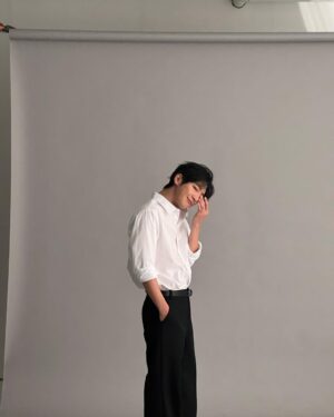 Lee Sang-yeob Instagram - 나 오늘 다 올려.
네이버 포스트에 더 많아요.