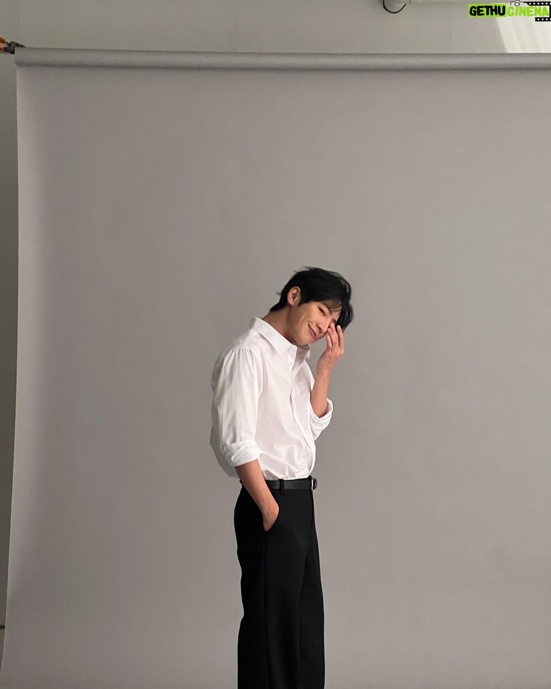 Lee Sang-yeob - 85.5K Likes - 나 오늘 다 올려.
네이버 포스트에 더 많아요.