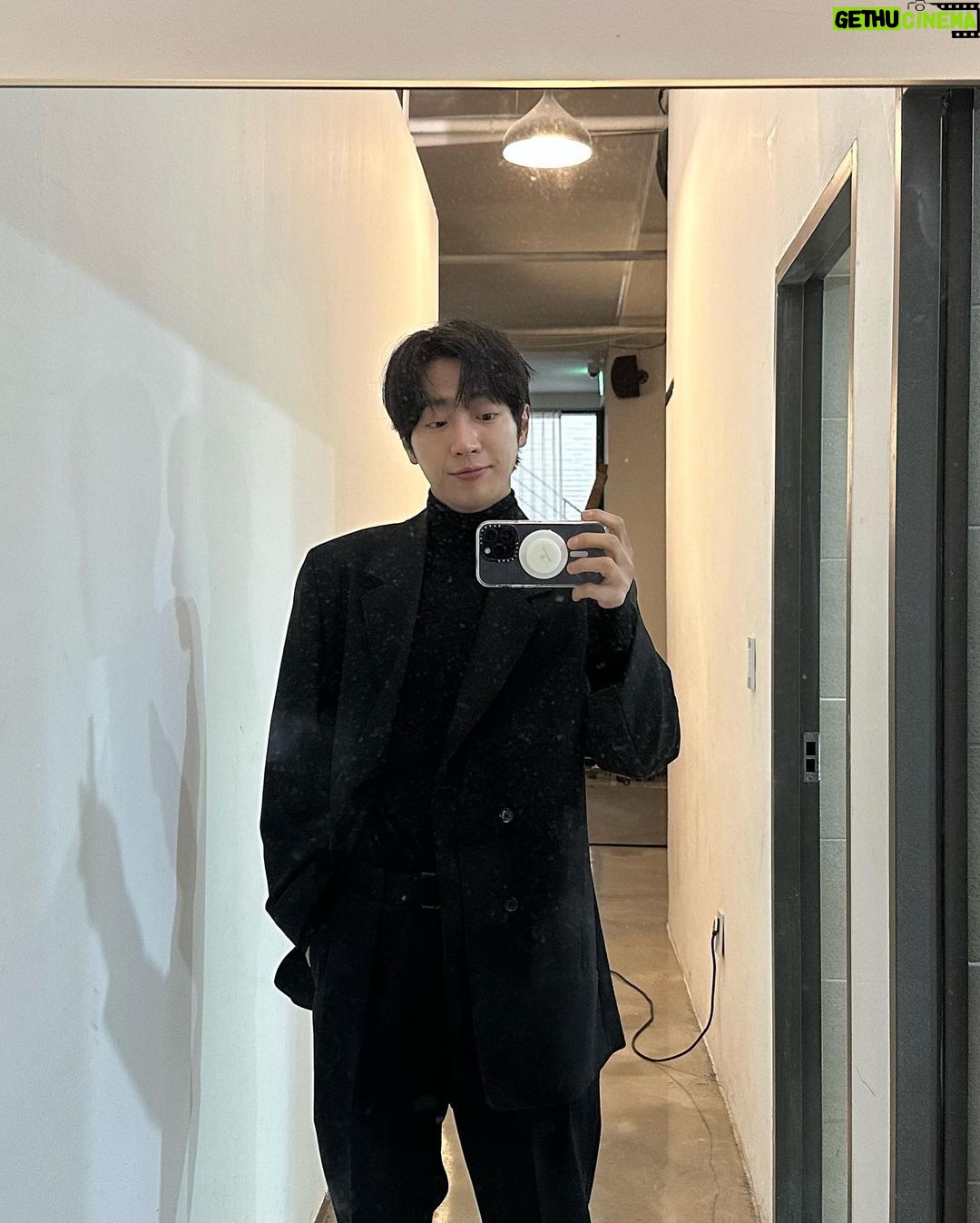 Lee Sang-yeob - 85.5K Likes - 나 오늘 다 올려.
네이버 포스트에 더 많아요.