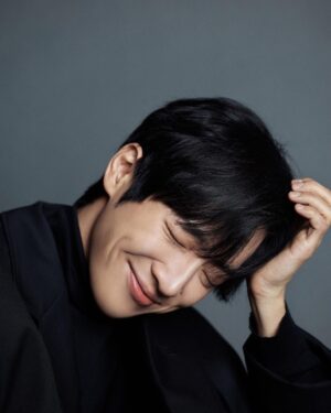Lee Sang-yeob Instagram - 뽀샵 감사합니다👍