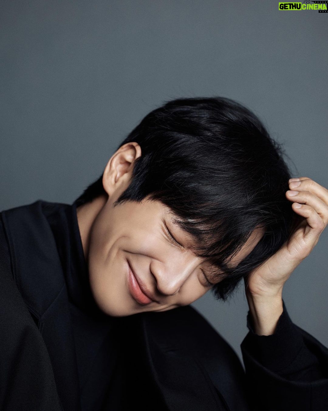 Lee Sang-yeob - 211K Likes - 뽀샵 감사합니다👍