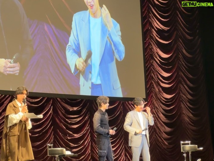 Lee Sang-yeob Instagram - 고맙습니다 내 인생에서 없어선 안될 소중한, 너무너무 고생 많았던 울 승준 실장님(쭈니) 오랜 나의 친구 늘 고마운 울 수철쌤 이쁘게 메이크업 해준 열정적인 울 현경쌤 10벌이 넘는 의상 챙겨오느라 고생 많았던, 씩씩한 울 서희실장님 일본 팬미팅을 할 수 있게 처음부터 마지막까지 완벽하게 세팅해준 울 성준이 울 강남이 고마워 우리 얼른 또 프로젝트 함께 하자 서프라이즈로 일본까지 와준 울 나라누나 울 주완이 내가 평생 잘 할게요 너무 감동했어 나ㅠㅠ 일본에서 만나 더 반가웠던 유쾌한 울 희관이 축하 영상 보내주신 우리 재석이형 우리 혁이형 우리 남길이형 우리 준영이 우리 진우 고마워요 정말 사랑합니다 내사람들 그리고 친절하고 세심하게 챙겨주셨던 피아, 스파카 스텝분들 인터뷰해주셨던 분들 멋진 화보 찍어주신 작가님들 통역해주셨던 분들 편하게 이동할 수 있게 해주셨던 현지 코디님들 최고의 맛집 알려준 아연누나 그리고 시간 내어 저를 보러 와주신 많은 팬분들 덕분에 저는 너무 행복했습니다!!고맙습니다 우리 또 만나요❤️💜 모두모두 너무 감사했습니다.. 잊지 않고 늘 감사한 마음으로 보답하며 살게요 사랑합니다!!