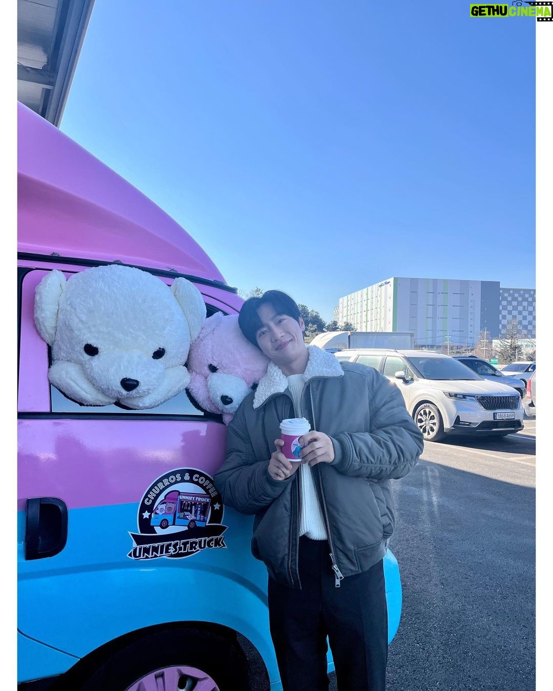Lee Sang-yeob Instagram - #순정복서 울태현이형아 고맙습니다❤️