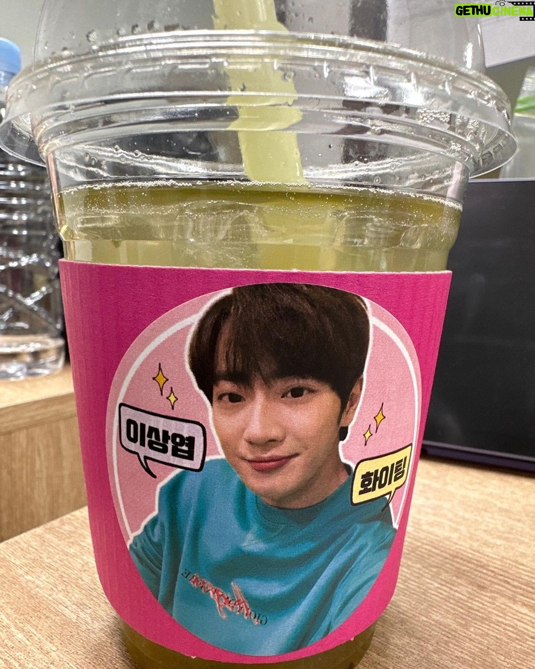 Lee Sang-yeob Instagram - #순정복서 울태현이형아 고맙습니다❤️