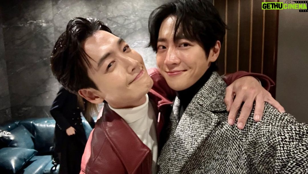 Lee Sang-yeob - 105K Likes - #영화 #압꾸정 시사회
다 내가 좋아하는 사람들👍잘됐으면 좋겠다아❤️❤️