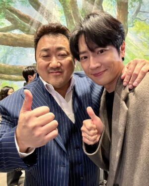 Lee Sang-yeob Instagram - #넷플릭스황야 화이팅
