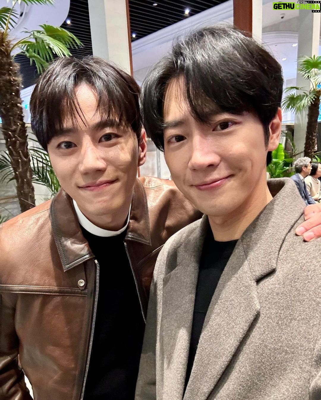 Lee Sang-yeob - 84.1K Likes - #넷플릭스황야 화이팅