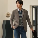 Lee Sang-yeob Instagram - #라이프로그 #LifeLog 2023 가을 Photo by @sangchuly 삶(Life)을 기록(Log)하는 라이프웨어 브랜드 ❤️라이프로그❤️ #가을남자😎