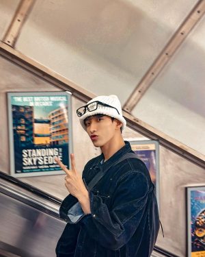 DK Instagram - London Traveling◡̈