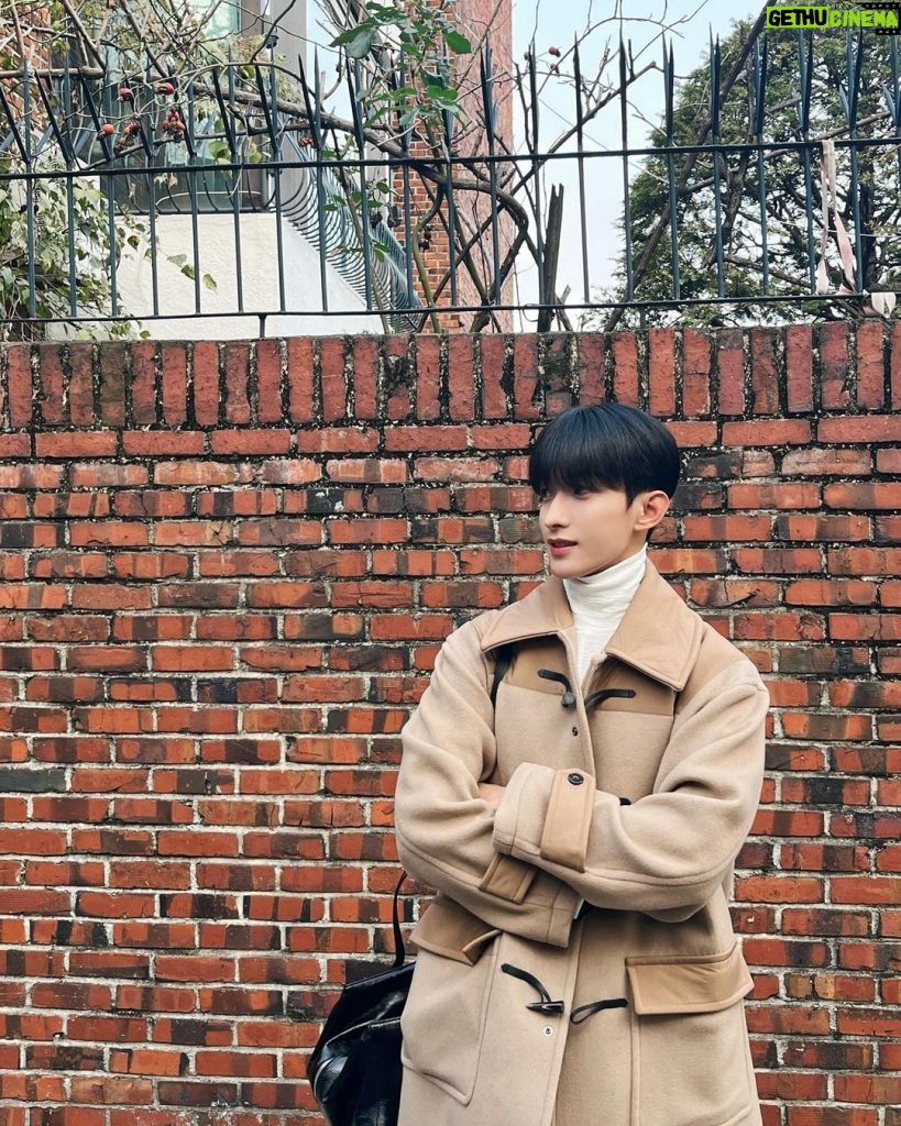 Lee Seok-min Instagram - 🤓🤎