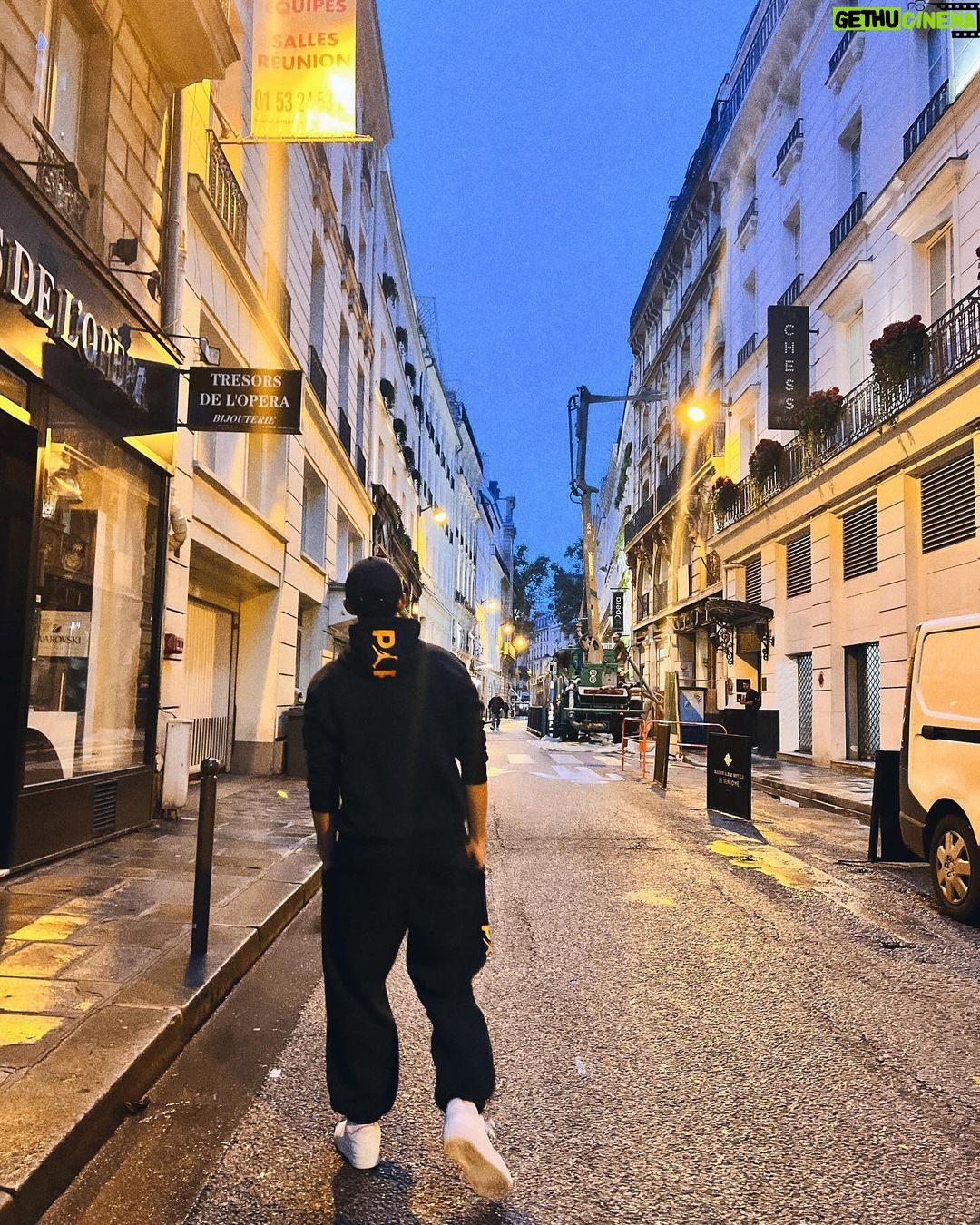 Lee Seok-min Instagram - Paris morningš¤