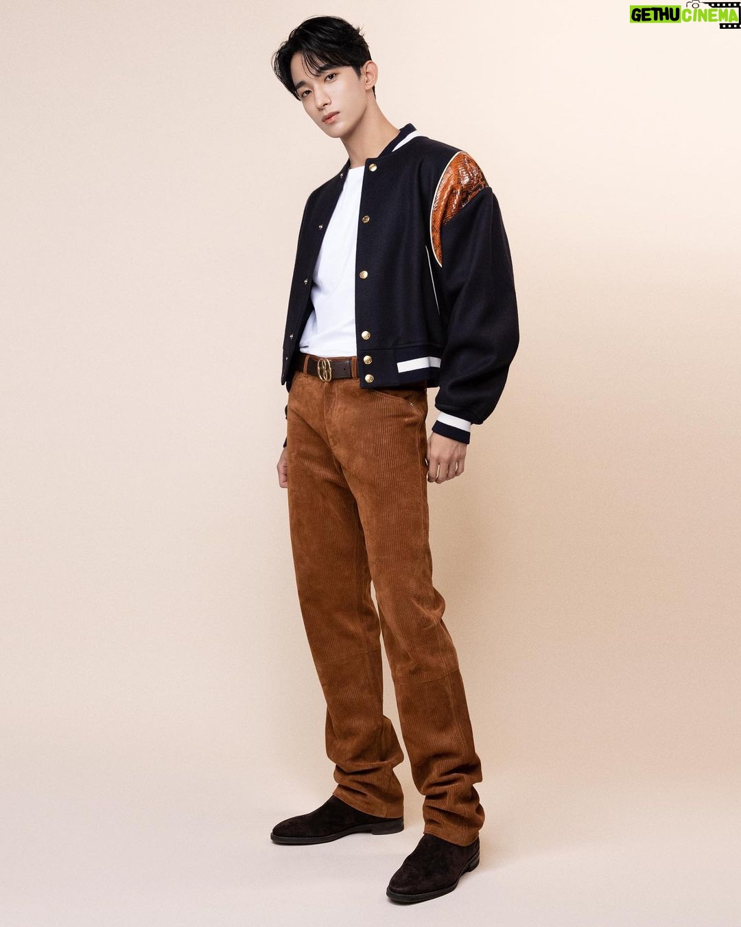 Lee Seok-min Instagram - Bally is pleased to announce that DK @dk_is_dokyeom, a member of K-pop group SEVENTEEN, has been appointed as its new Global Brand Ambassador. 발리는 K-pop 그룹 세븐틴의 멤버 도겸을 새로운 글로벌 브랜드 앰버서더로 선정했습니다. Photographer: @photokyj80 #DK #Bally #BallyDK