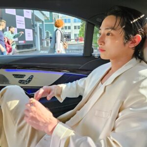 Lee Soo-hyuk Instagram - 🙂✌🏻