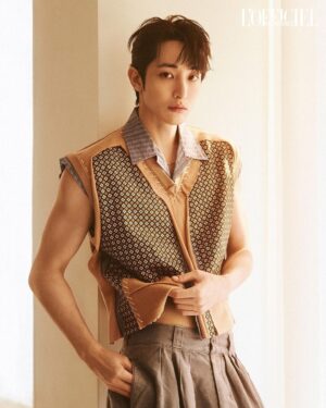 Lee Soo-hyuk Instagram - @lofficielhommes_kr 

⚡️

@mokjungwook 
@apple0412 
@blow__jungho 
@idmakeupwakeup 

@ygad_official 
@yg_stage
